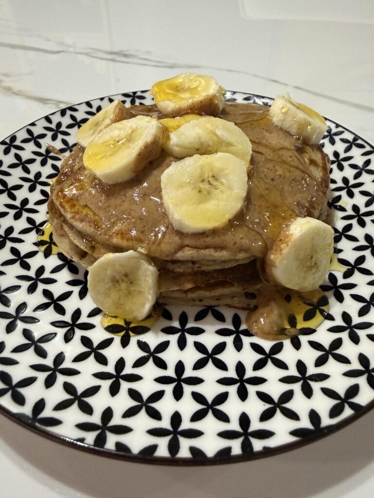 Pancakes με βρώμη και μπανάνα όλη η συνταγή 2 μέριδες 360 θερμίδες/μερίδα